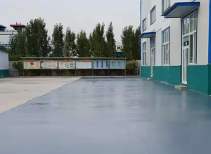 汕头彩色路面喷涂翻新的材料对冬季